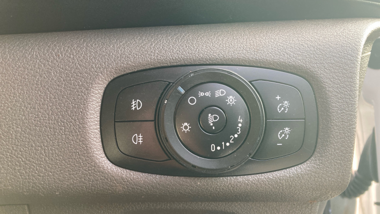 Ford Transit Custom 300 L2 Diesel Fwd 2.0 EcoBlue 130ps Low Roof Limited Van